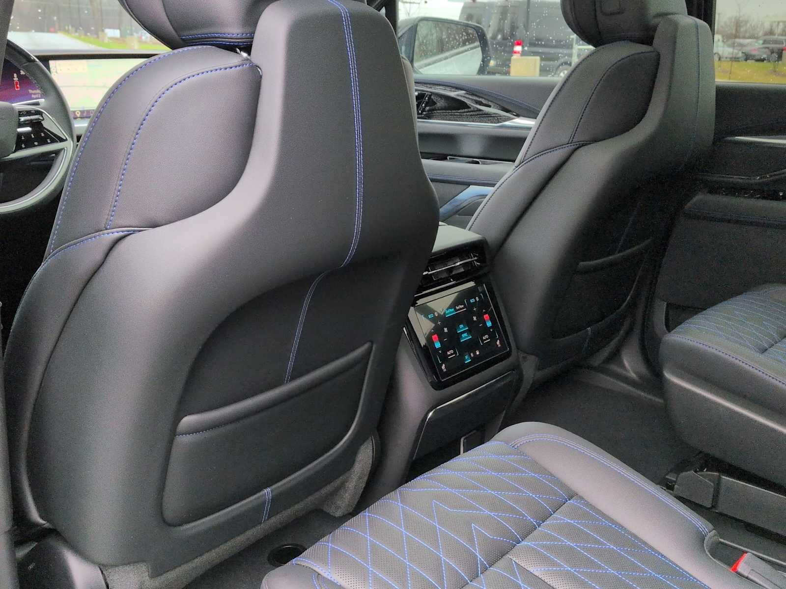 Thumbnail: 2025 Cadillac Escalade IQ - 18