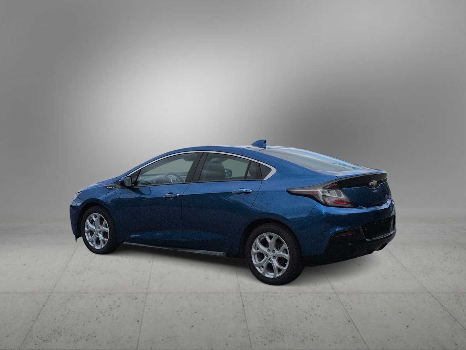 Thumbnail: 2016 Chevrolet Volt - 6