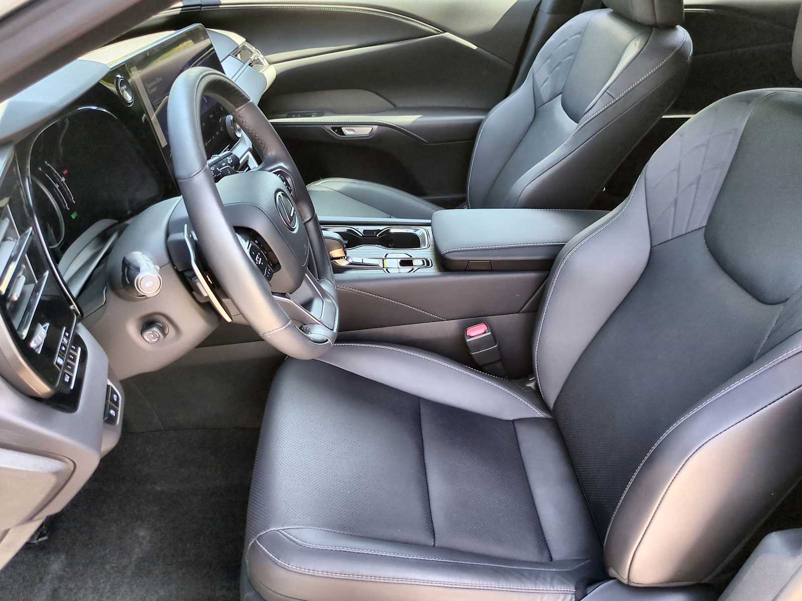 Thumbnail: 2023 Lexus RX - 16