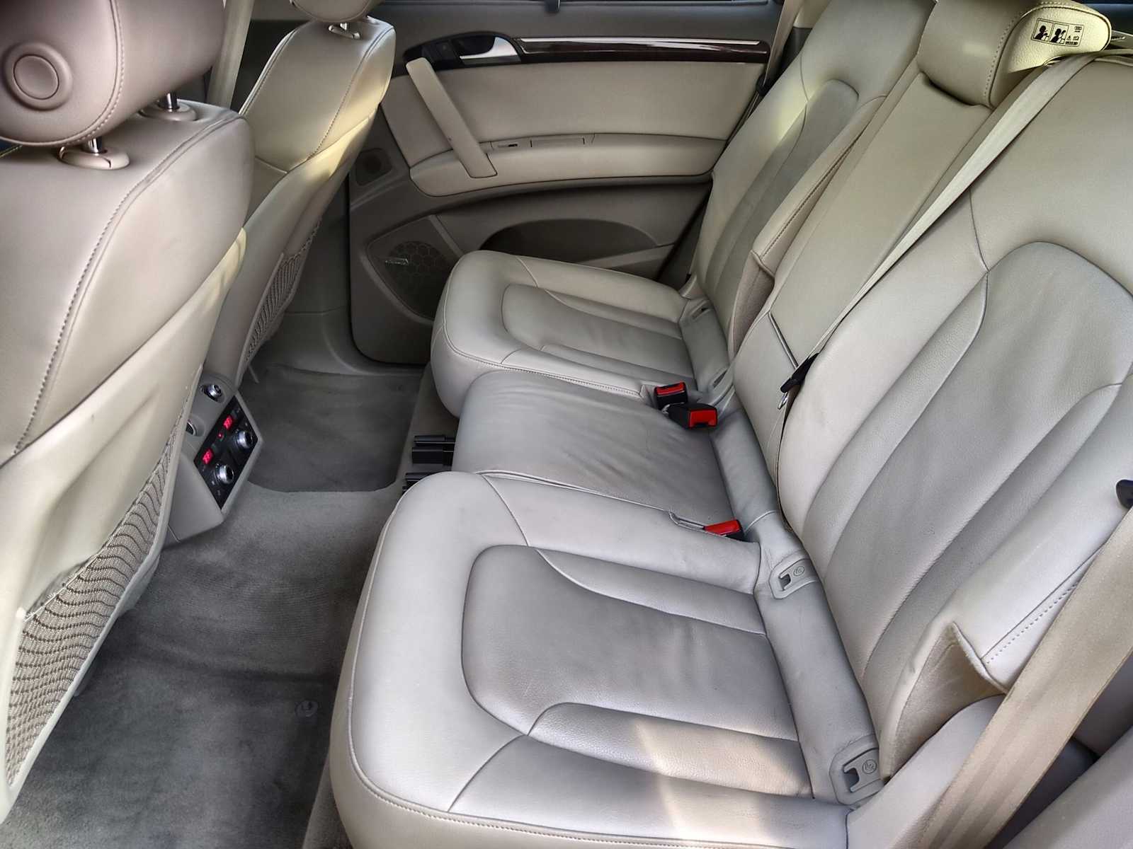 Thumbnail: 2011 Audi Q7 - 20