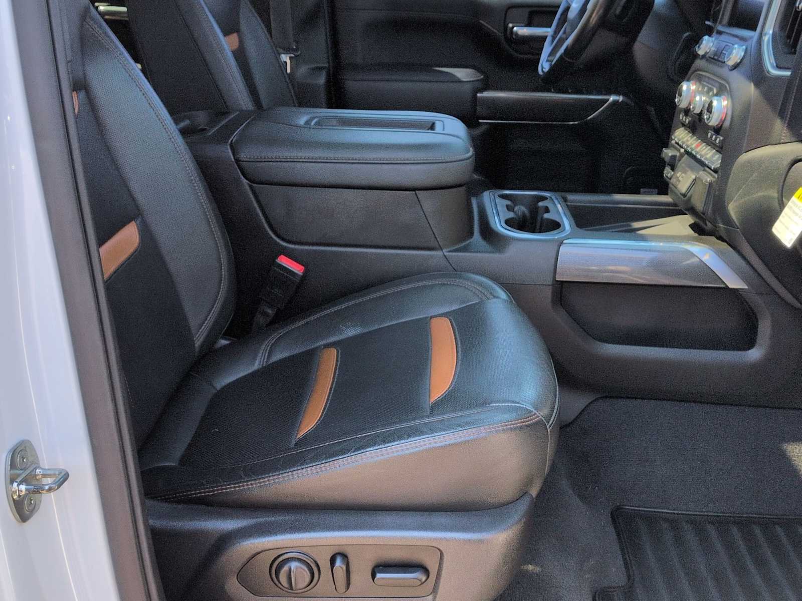 Thumbnail: 2020 GMC Sierra 2500 - 25