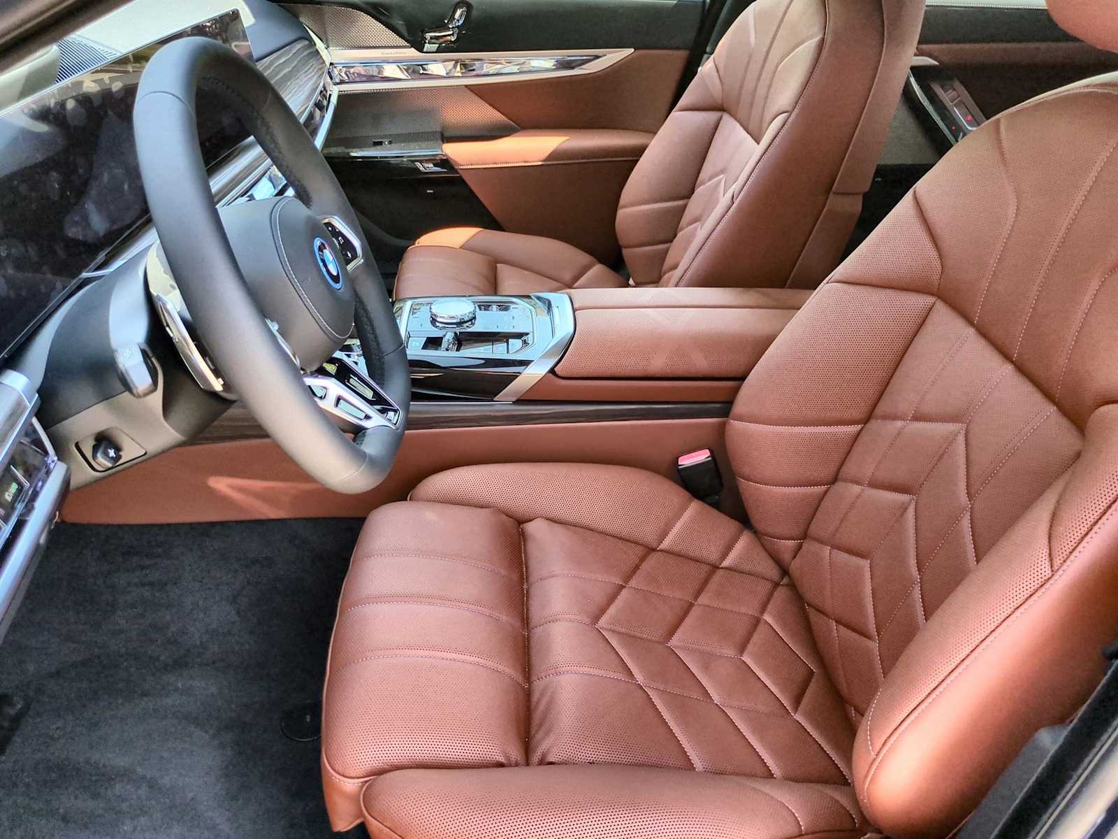 Thumbnail: 2026 BMW i7 - 16