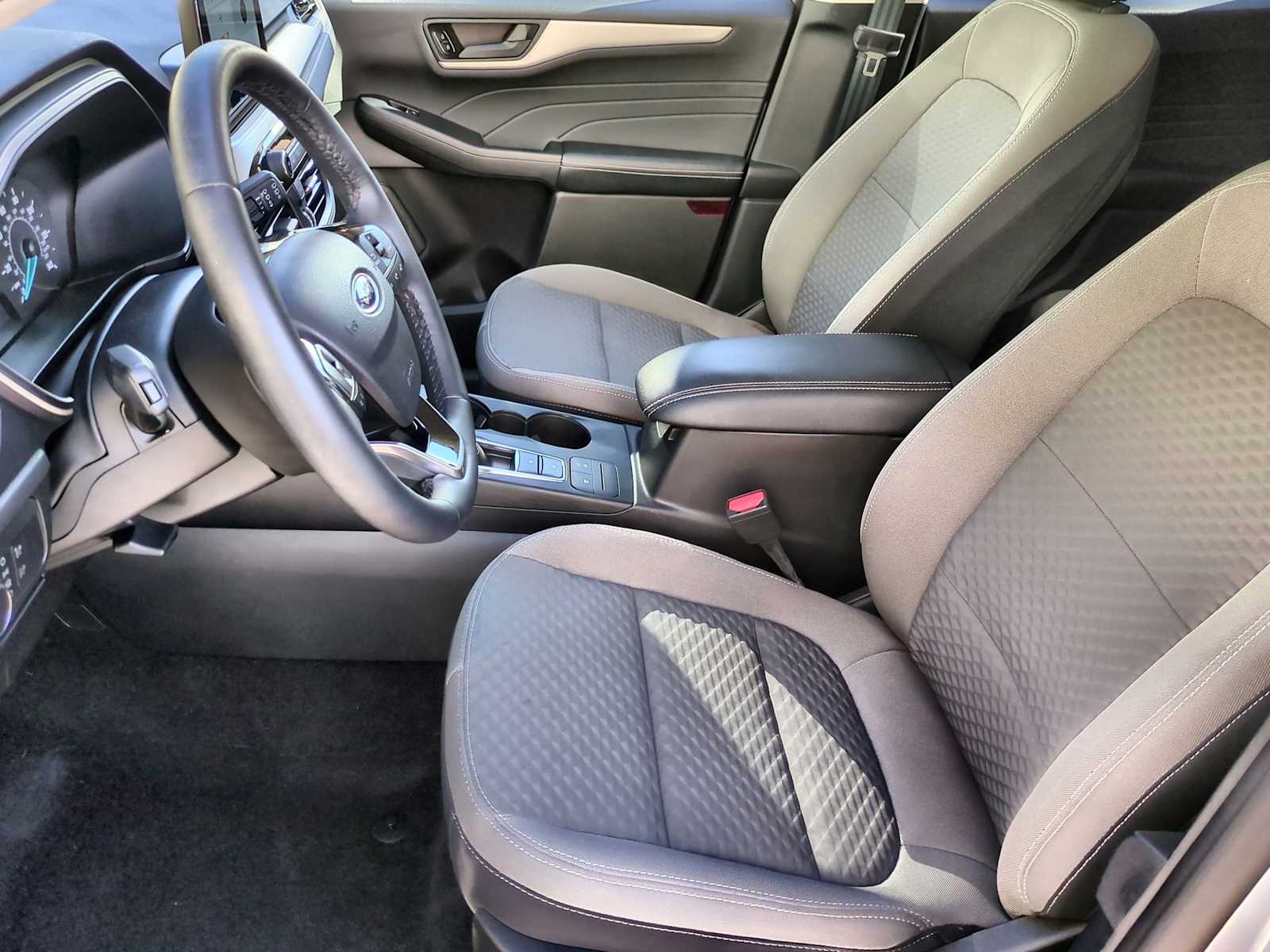 Thumbnail: 2022 Ford Escape - 16