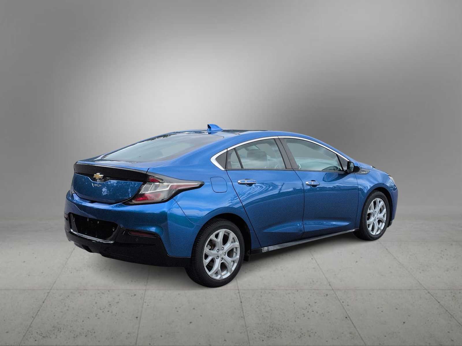 Thumbnail: 2016 Chevrolet Volt - 8