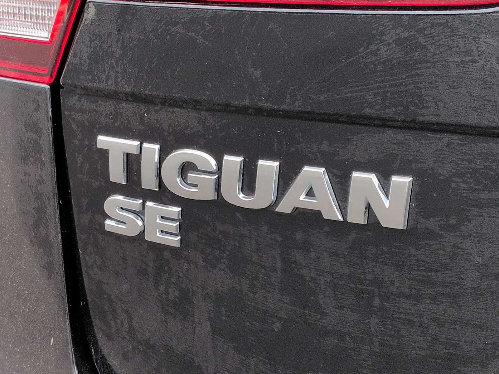Thumbnail: 2021 Volkswagen Tiguan - 12