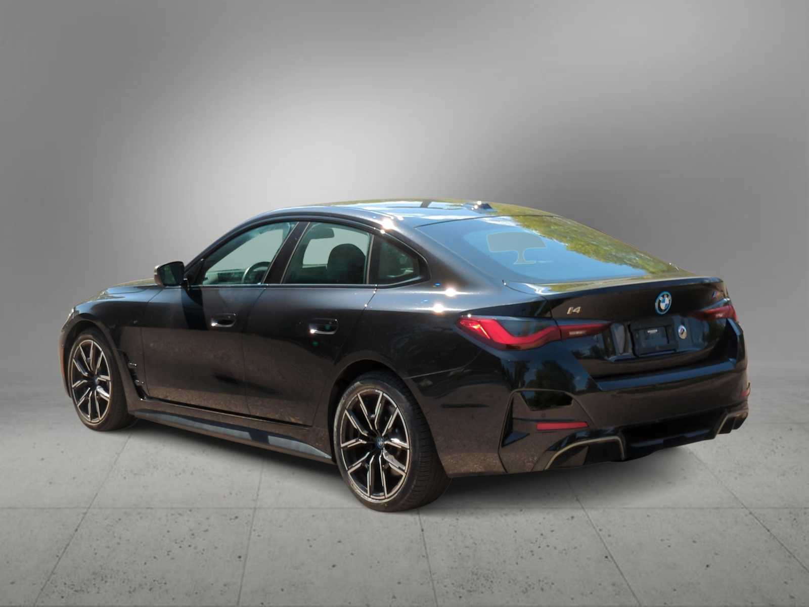 Thumbnail: 2023 BMW i4 - 6