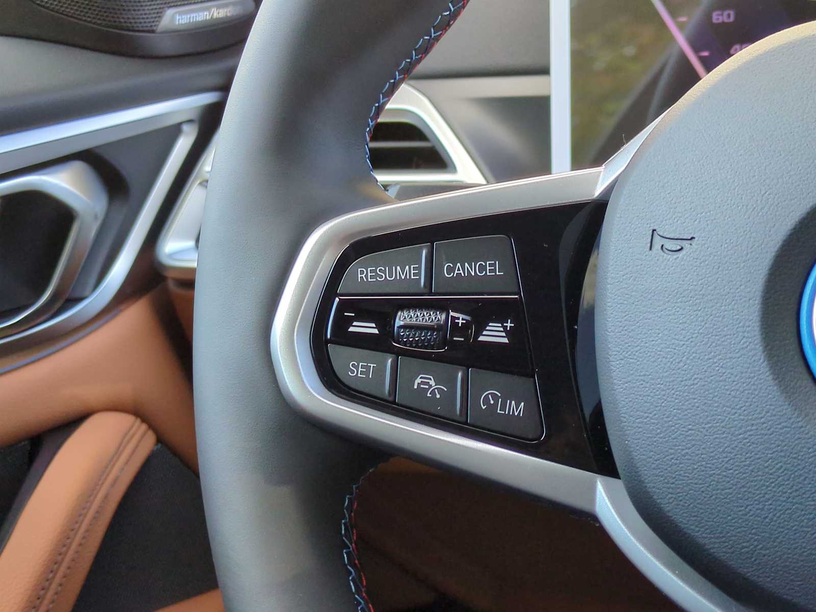 Thumbnail: 2025 BMW i4 - 25