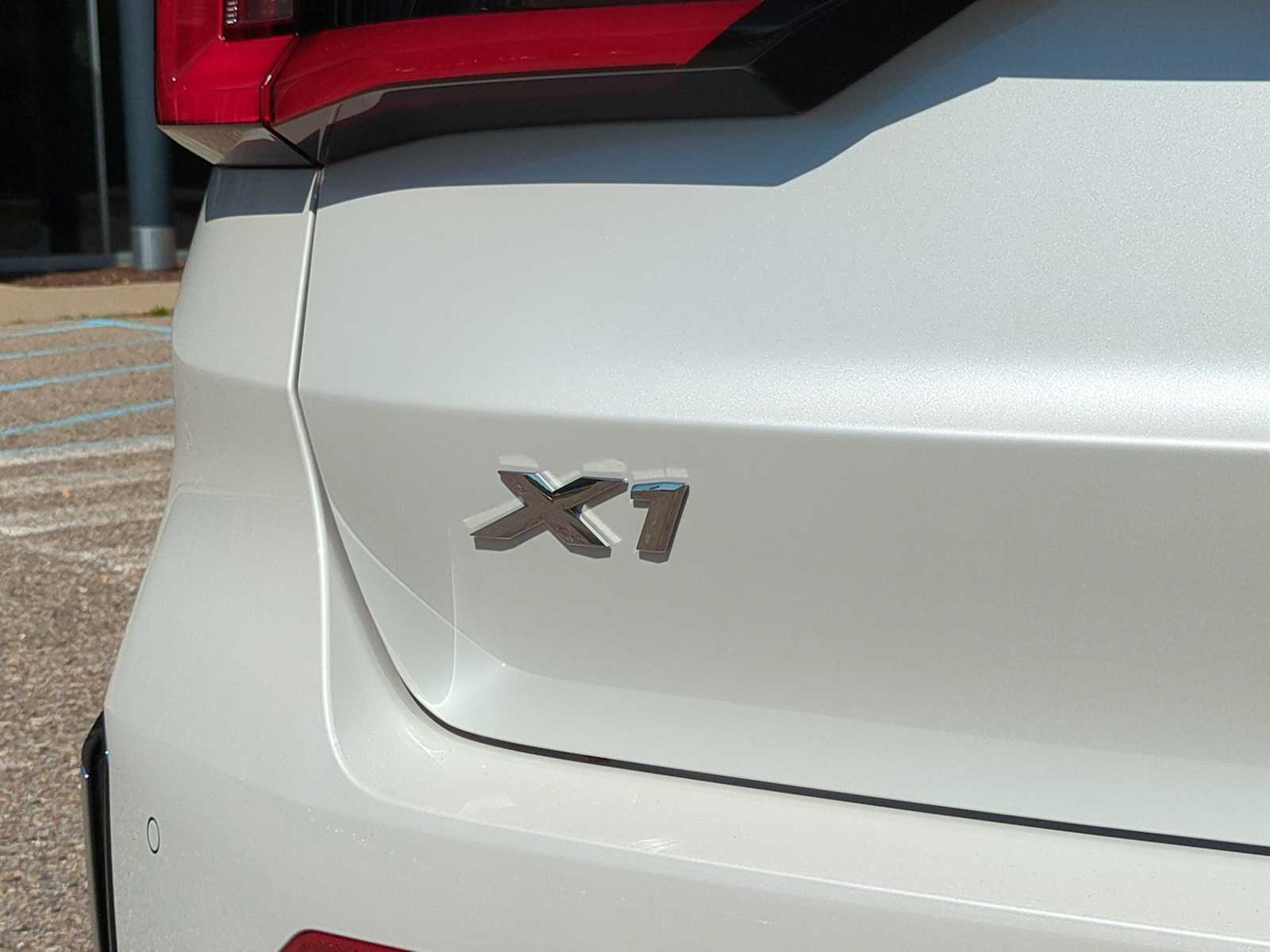 Thumbnail: 2026 BMW X1 - 13