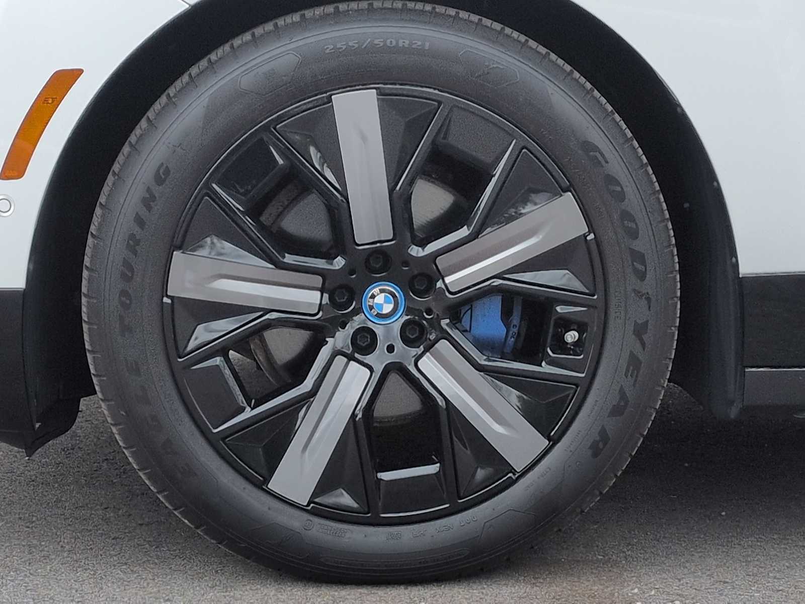 Thumbnail: 2023 BMW iX - 12