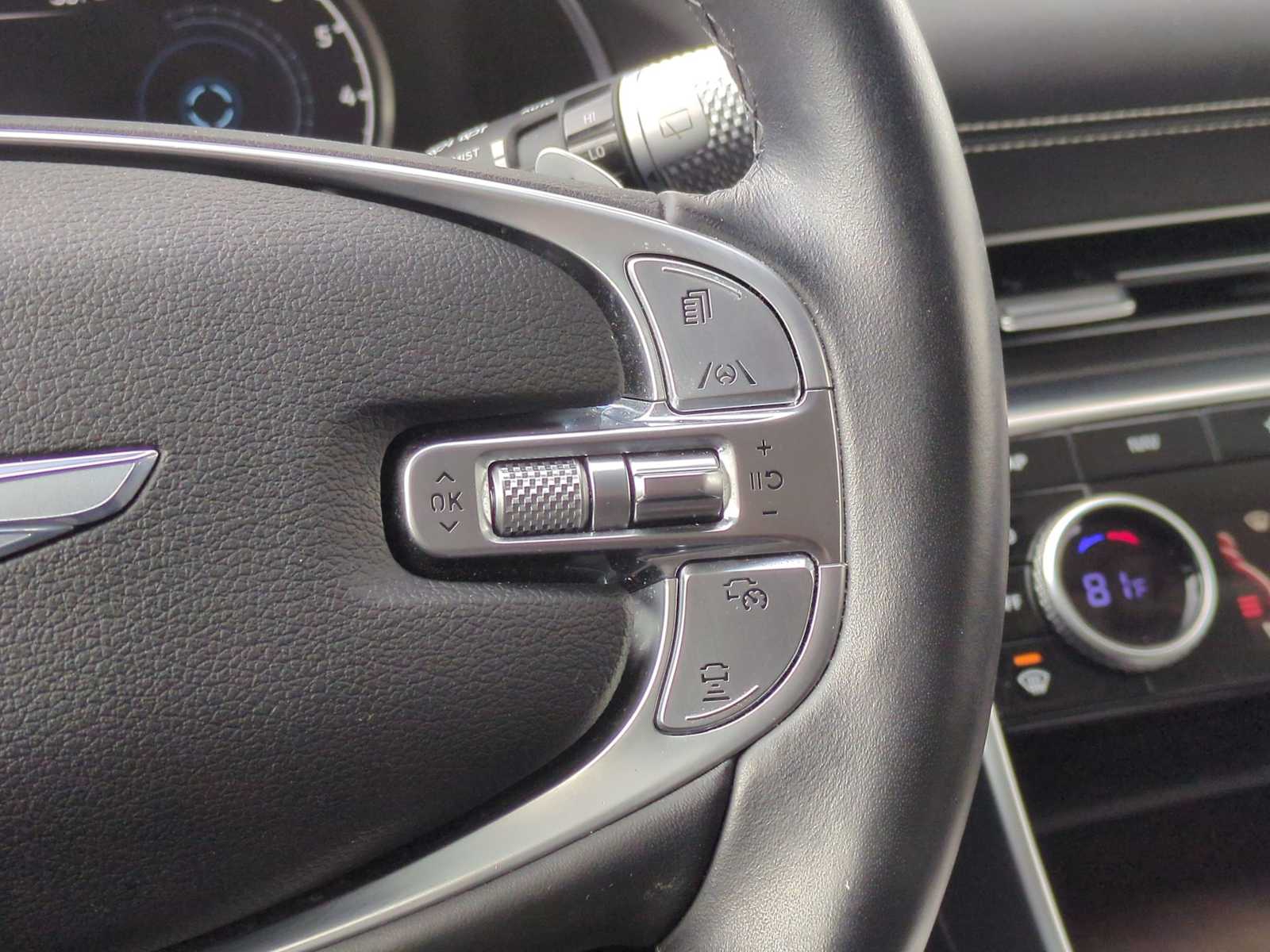 Thumbnail: 2022 Genesis GV80 - 26