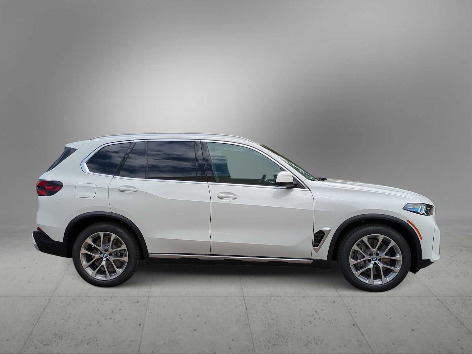 Thumbnail: 2026 BMW X5 - 9