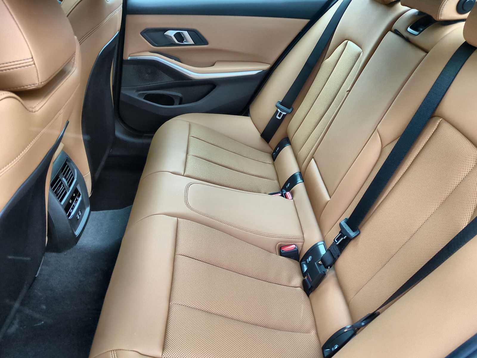 2026 BMW 3 Series 330i - Photo 20