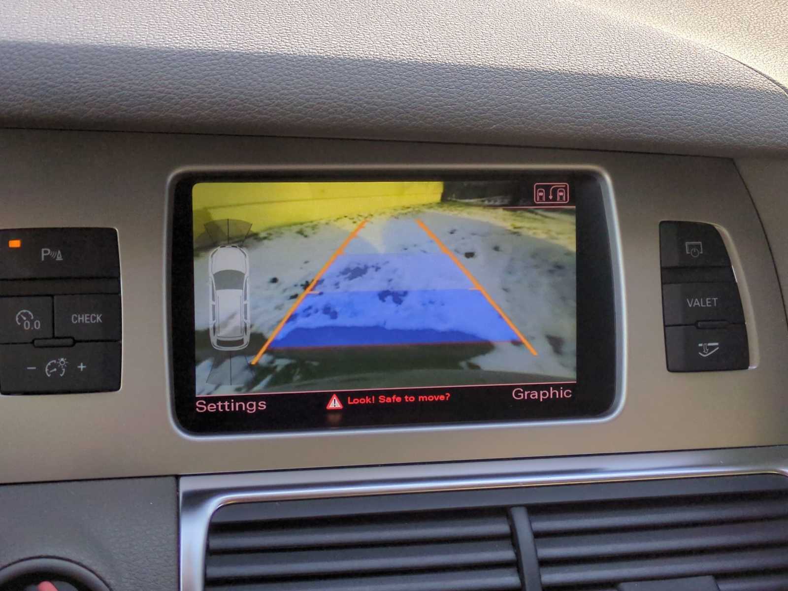 Thumbnail: 2011 Audi Q7 - 31