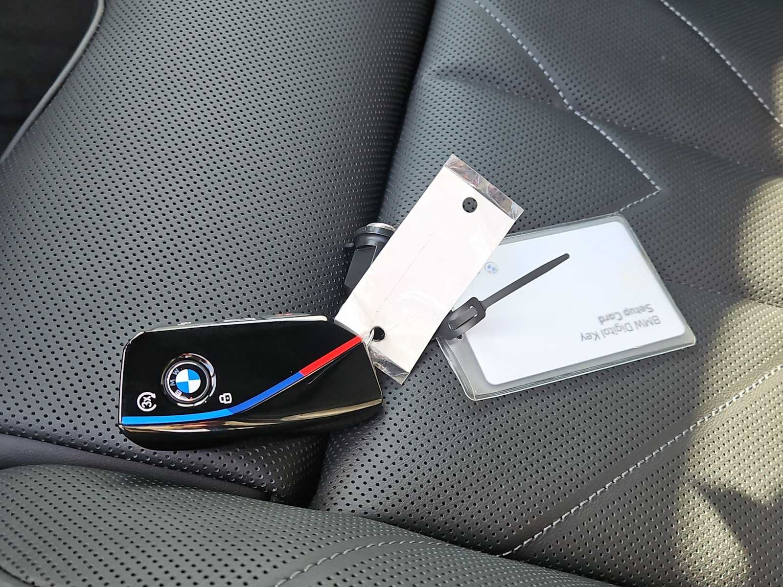 Thumbnail: 2026 BMW XM - 41