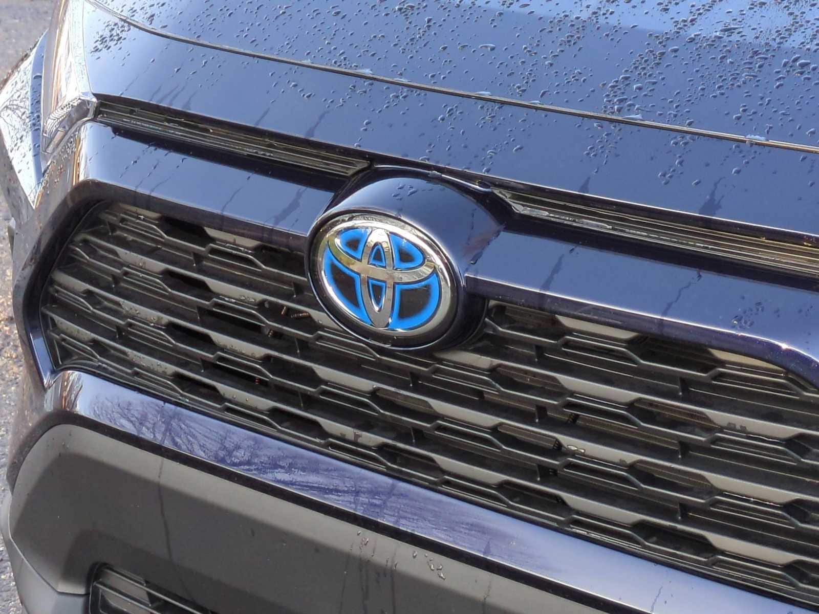 Thumbnail: 2023 Toyota RAV4 - 12