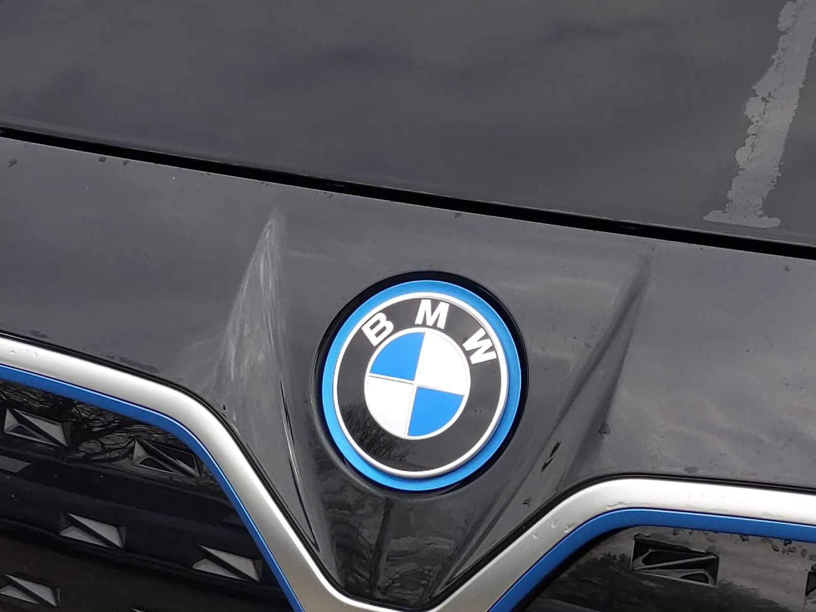 2024 BMW i4 xDrive40 11