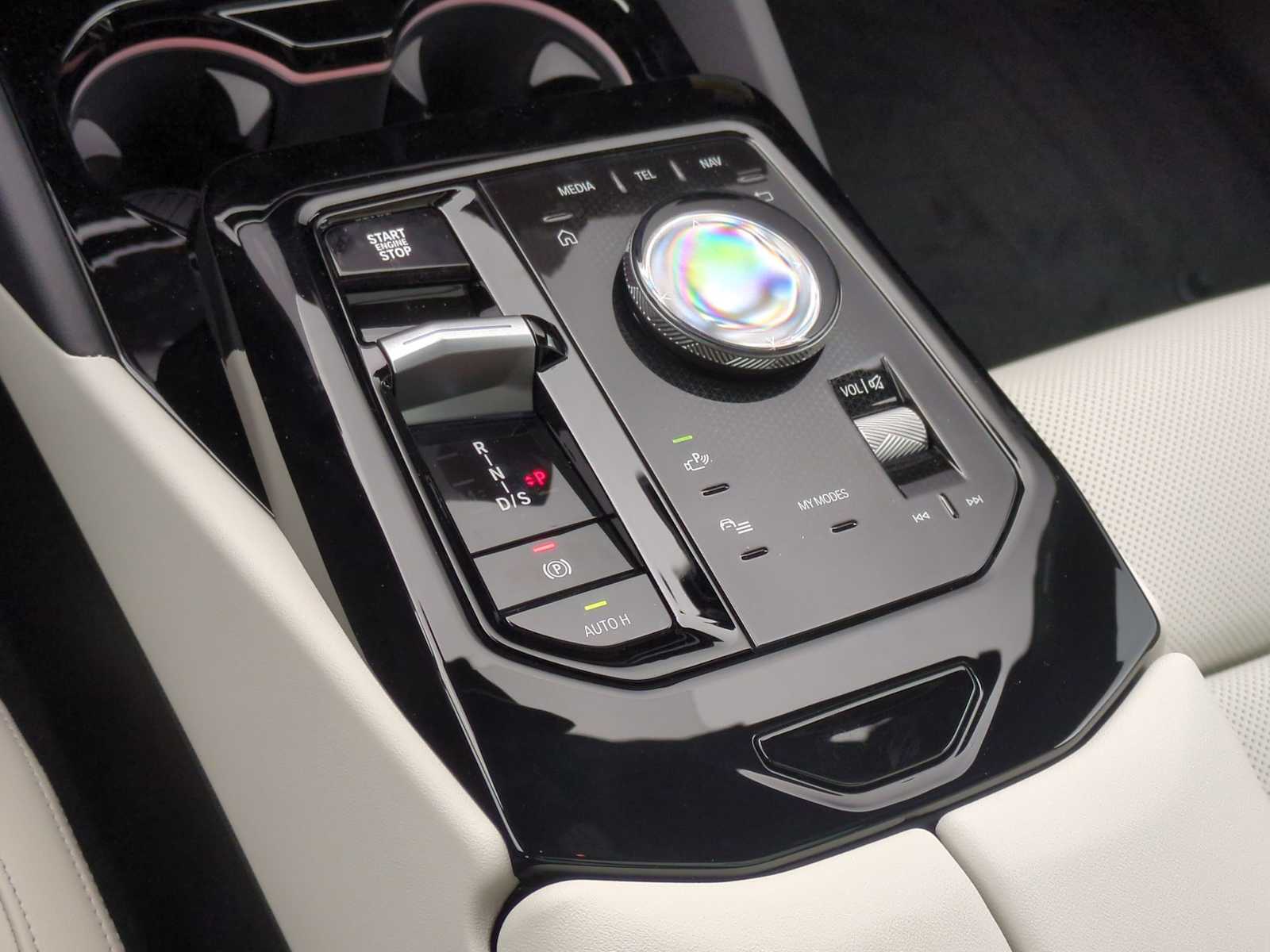Thumbnail: 2026 BMW 5 Series - 34