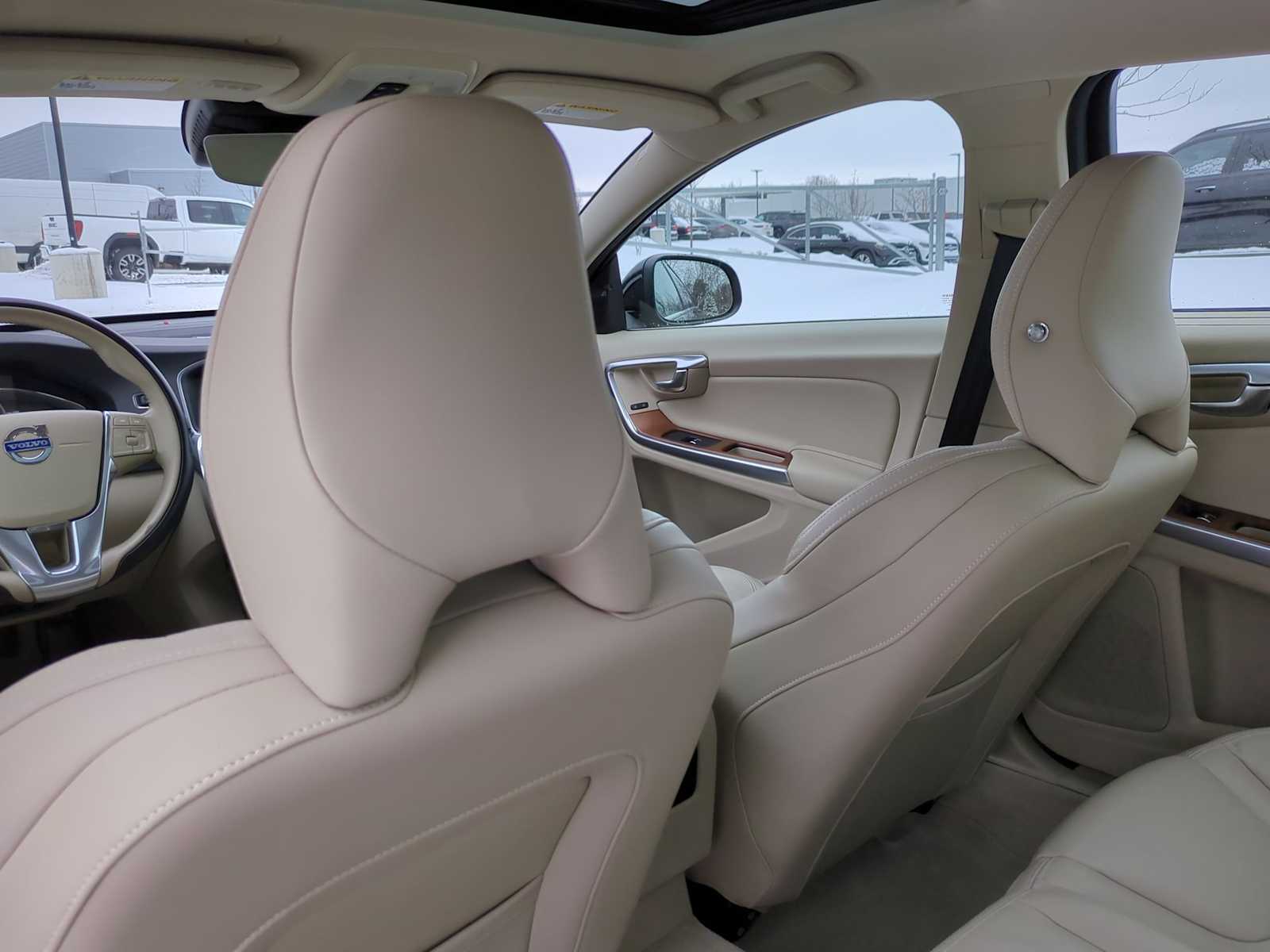 Thumbnail: 2016 Volvo S60 - 18