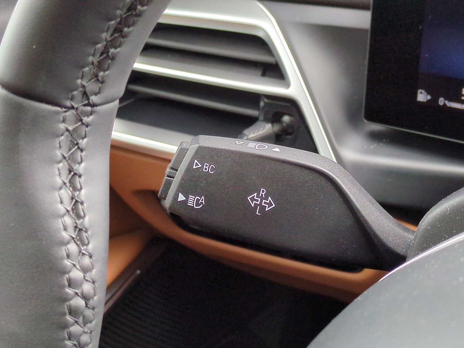 Thumbnail: 2025 BMW 3 Series - 28