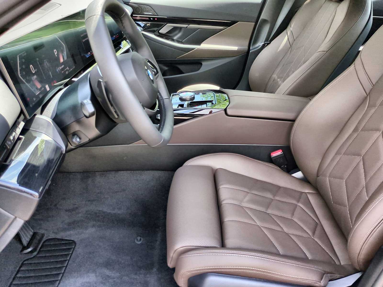 Thumbnail: 2026 BMW 5 Series - 17