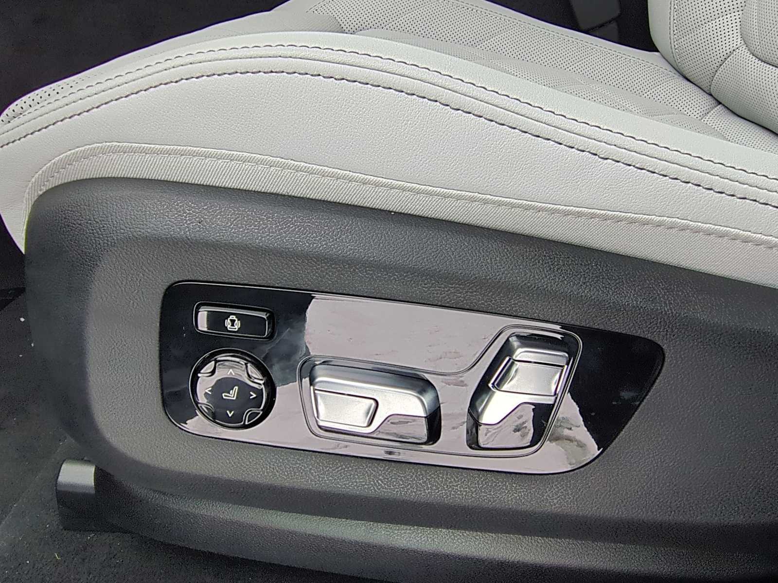 Thumbnail: 2026 BMW X6 - 17