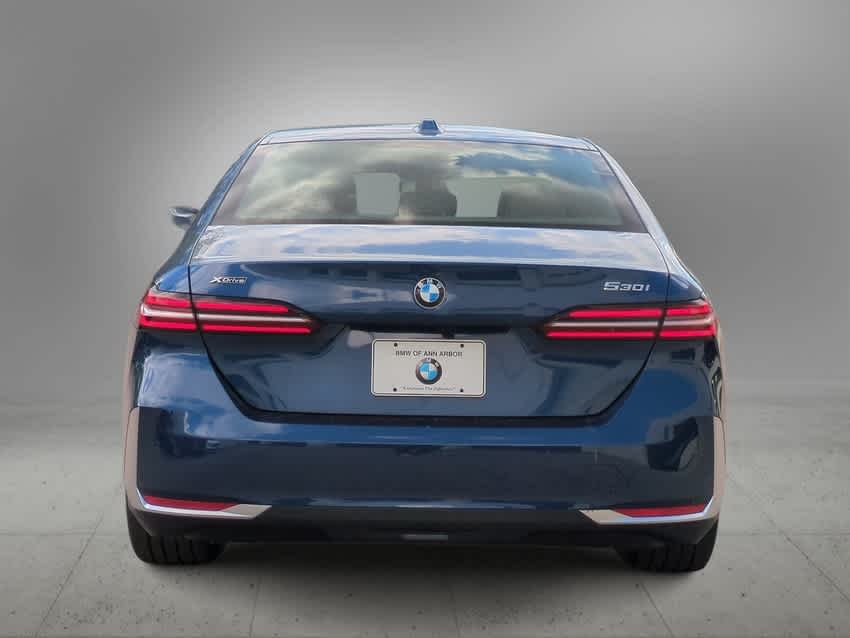 Thumbnail: 2026 BMW 5 Series - 7