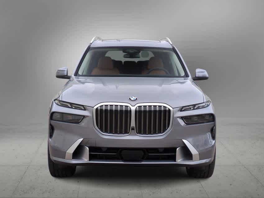 Thumbnail: 2025 BMW X7 - 3