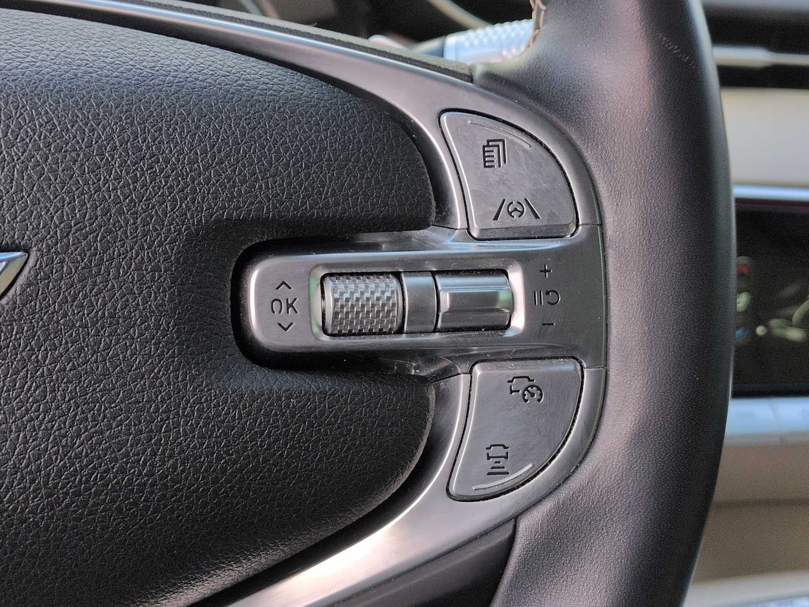 Thumbnail: 2022 Genesis GV70 - 25