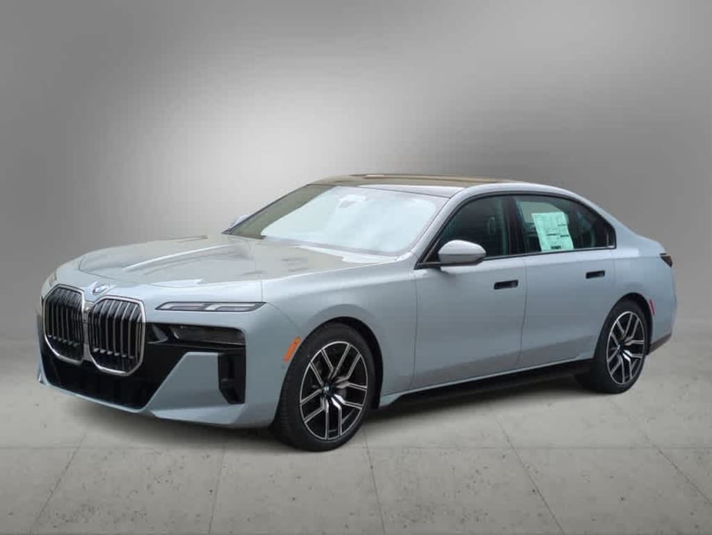 New 2025 BMW 740i xDrive Sedan