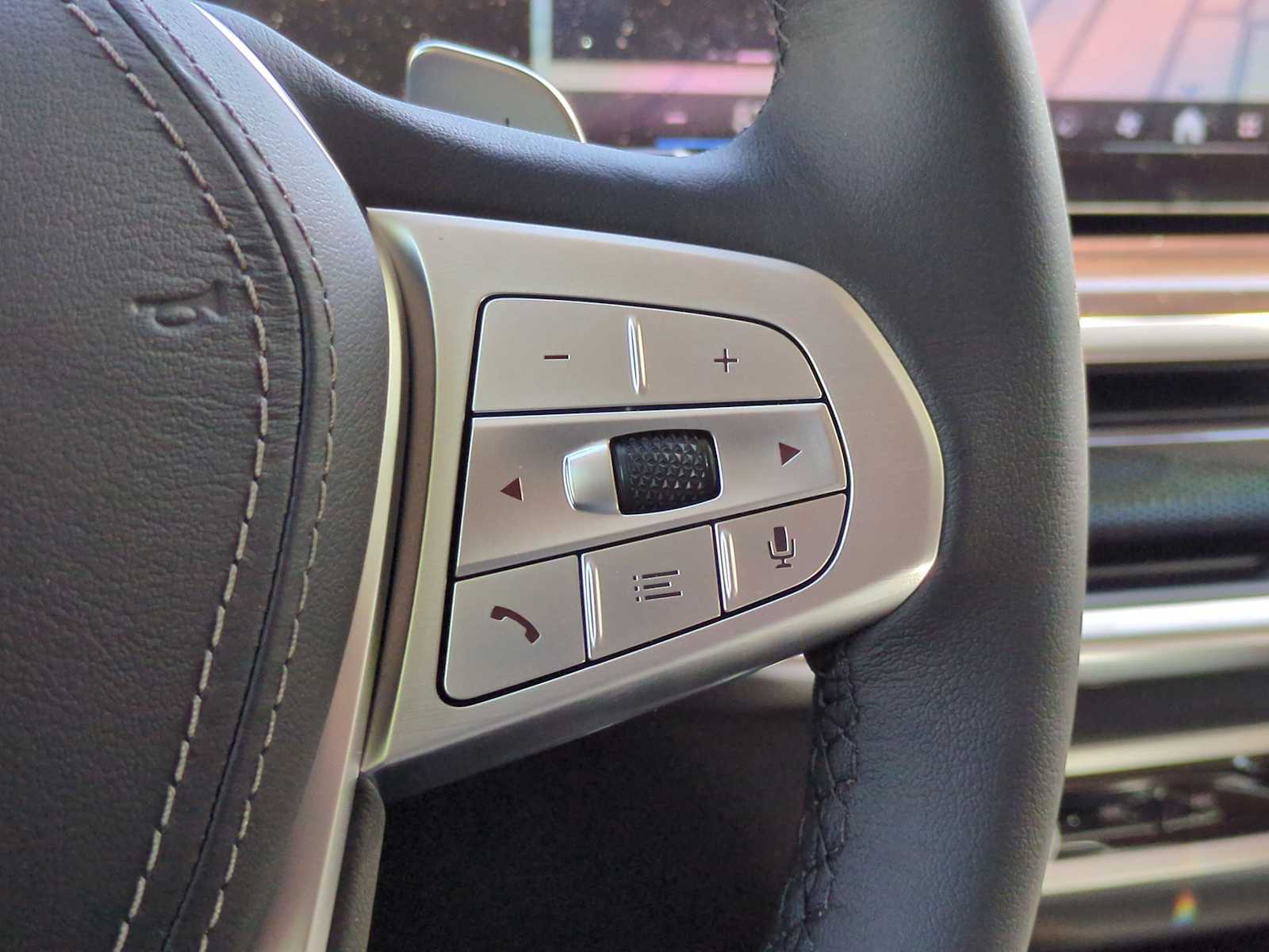 Thumbnail: 2026 BMW X7 - 27