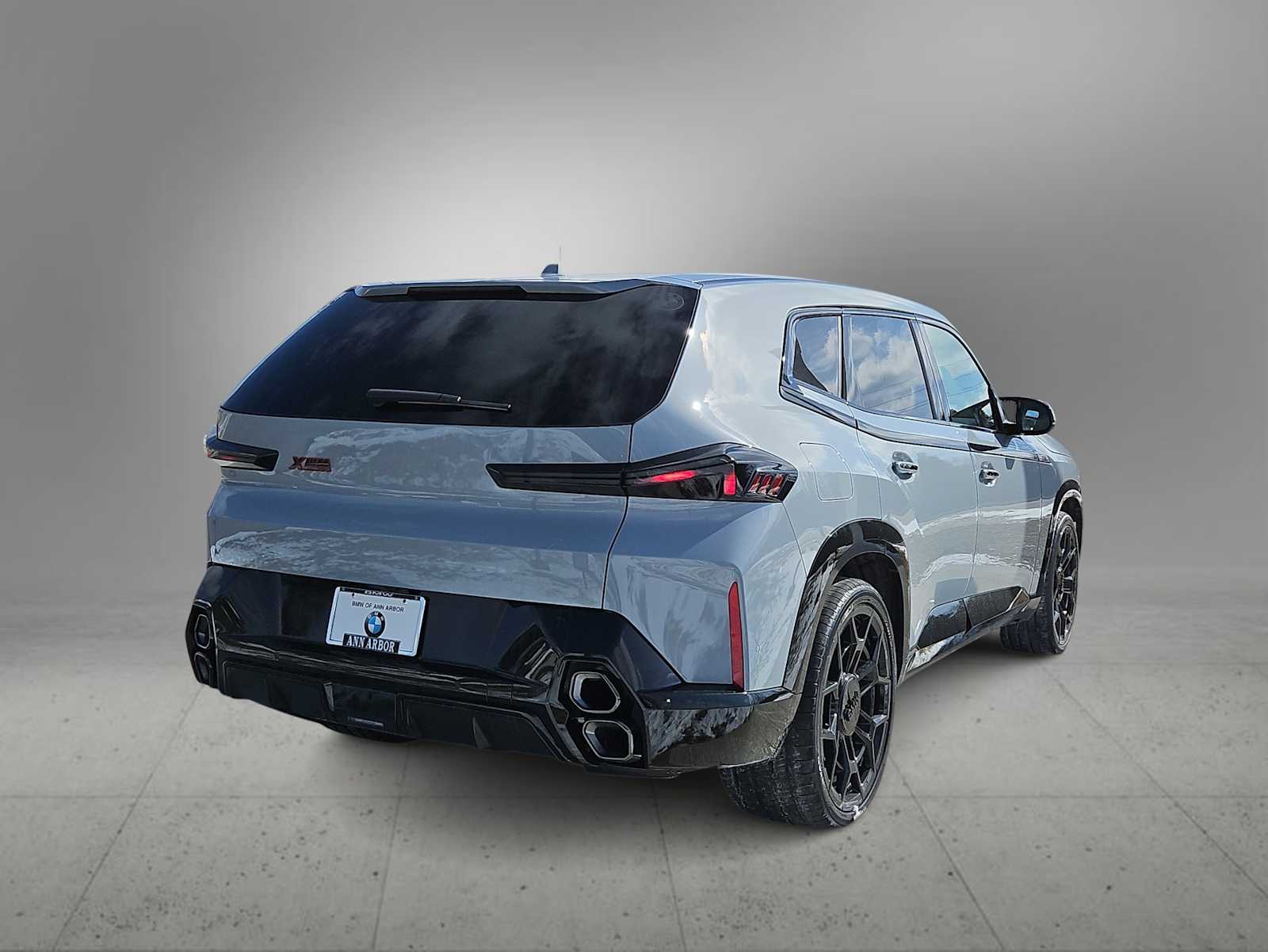 Thumbnail: 2026 BMW XM - 8