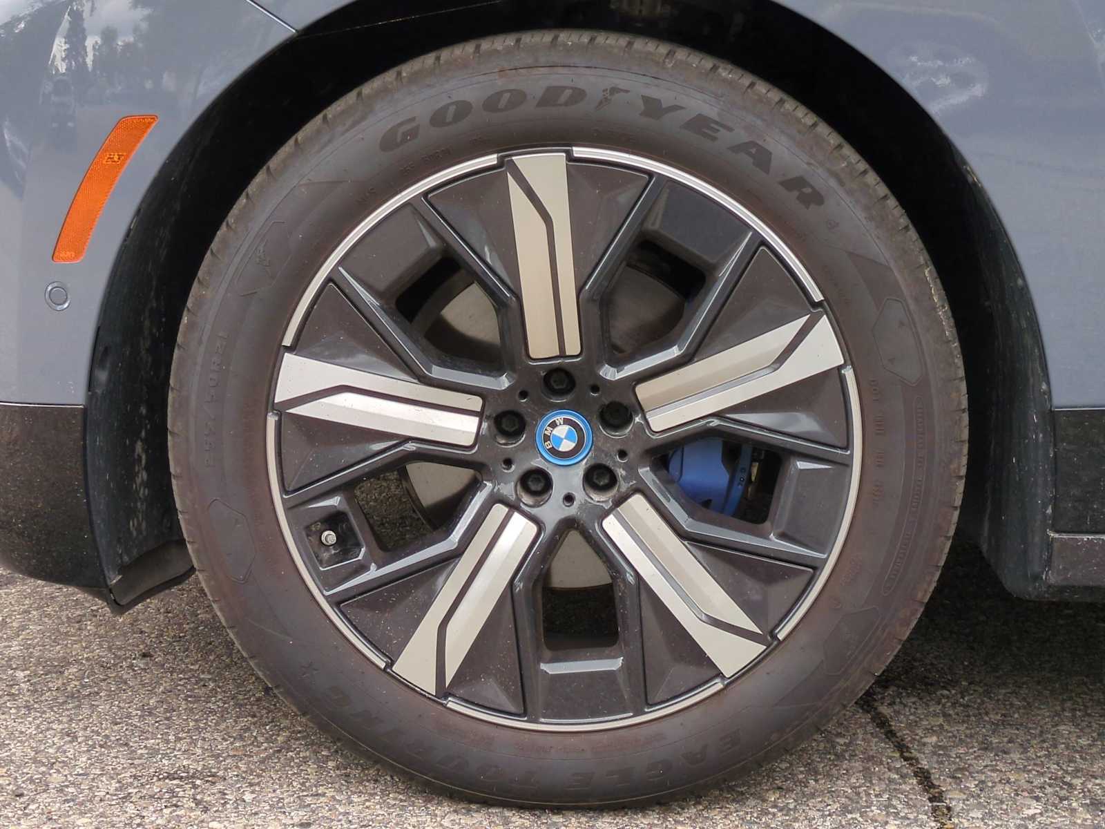 Thumbnail: 2024 BMW iX - 14