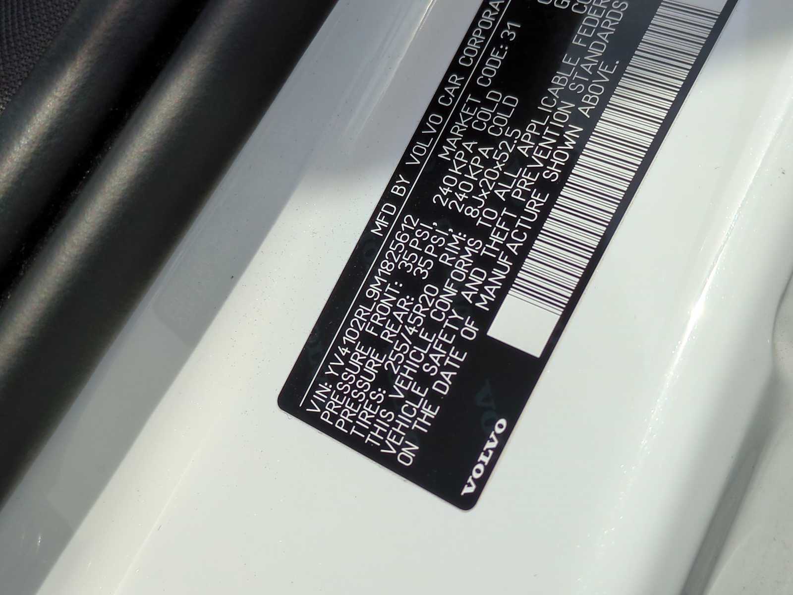 Thumbnail: 2021 Volvo XC60 - 37