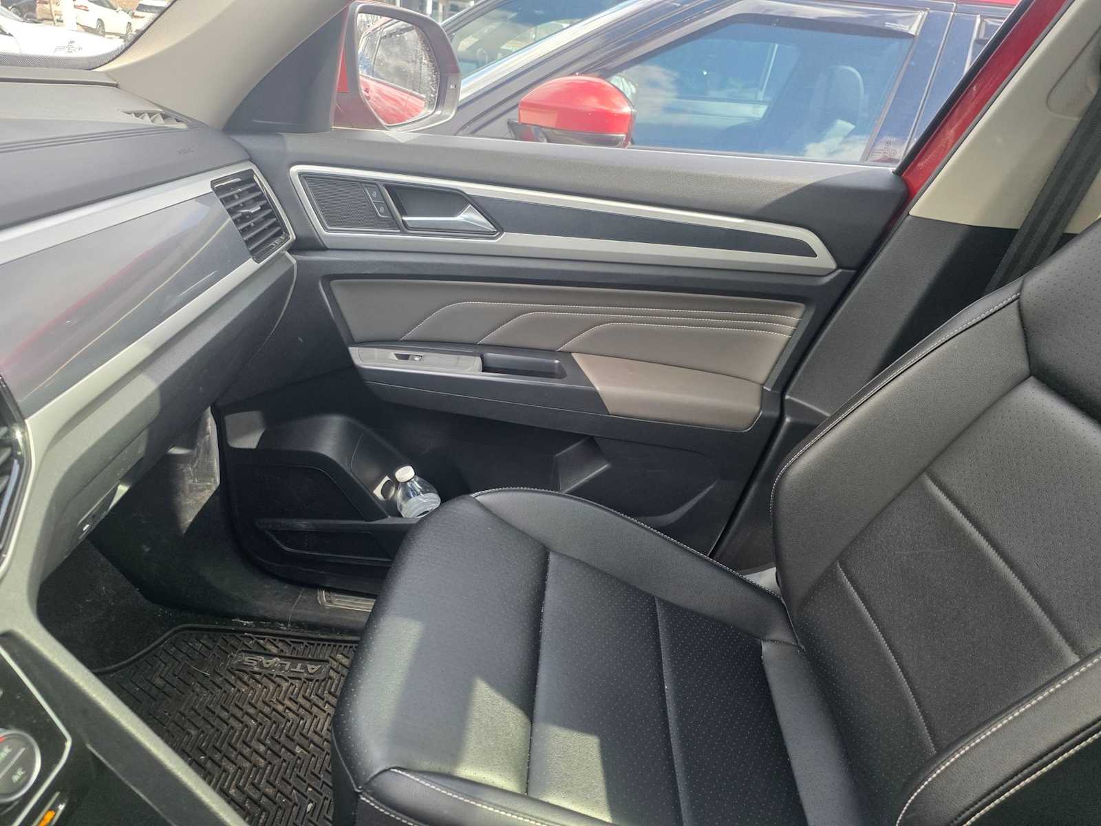 Thumbnail: 2021 Volkswagen Atlas - 17