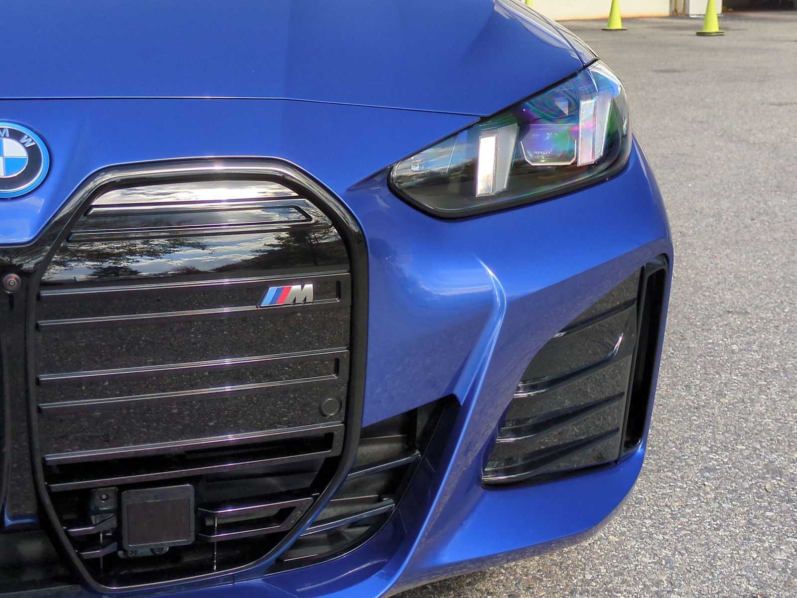 Thumbnail: 2025 BMW i4 - 11