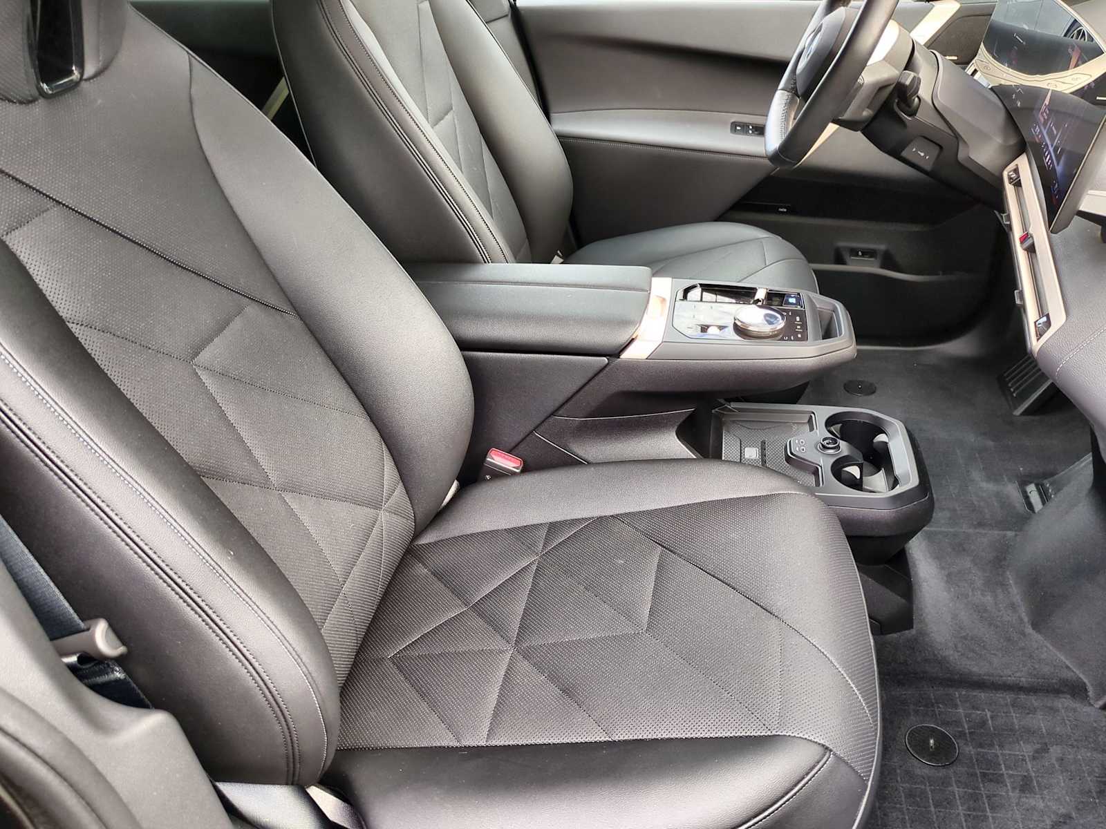 Thumbnail: 2025 BMW iX - 23