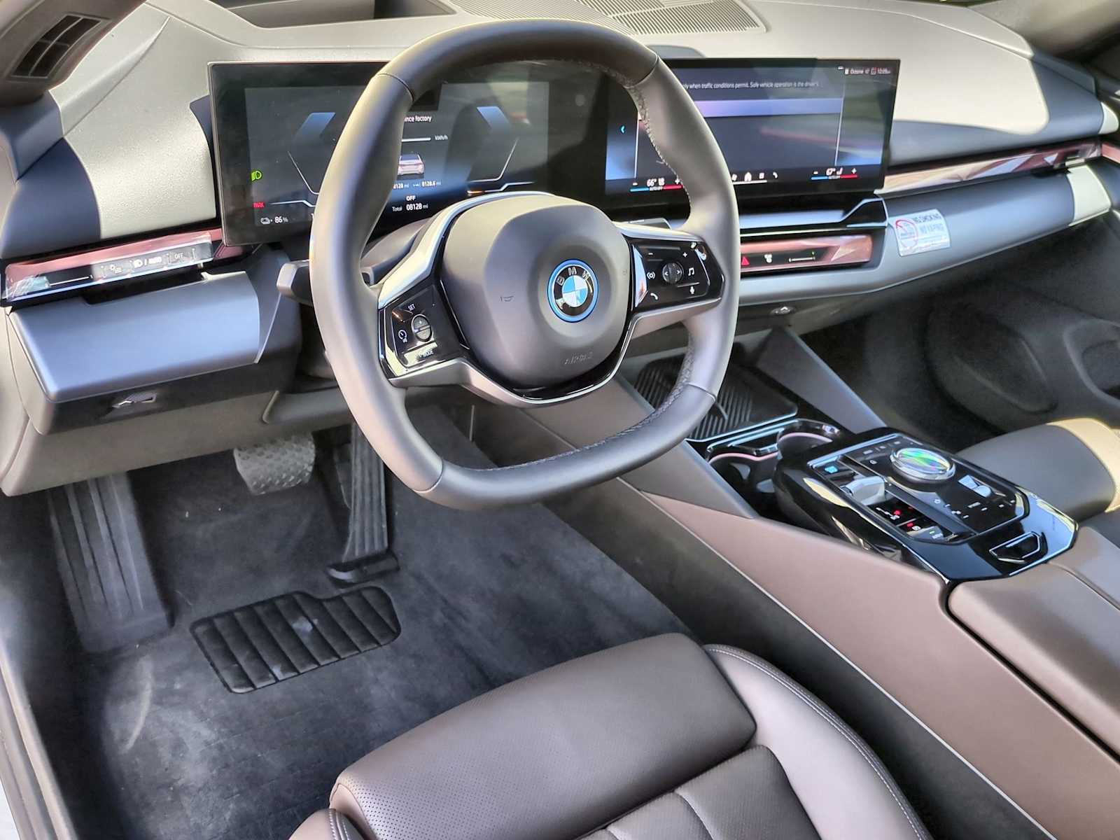 Thumbnail: 2024 BMW i5 - 10