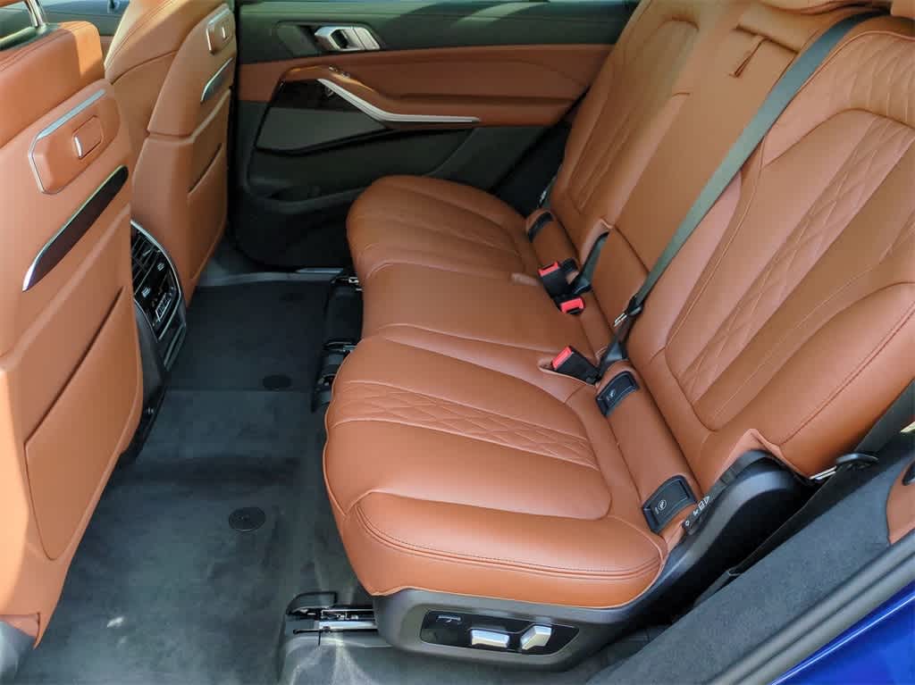 Thumbnail: 2025 BMW X7 - 21
