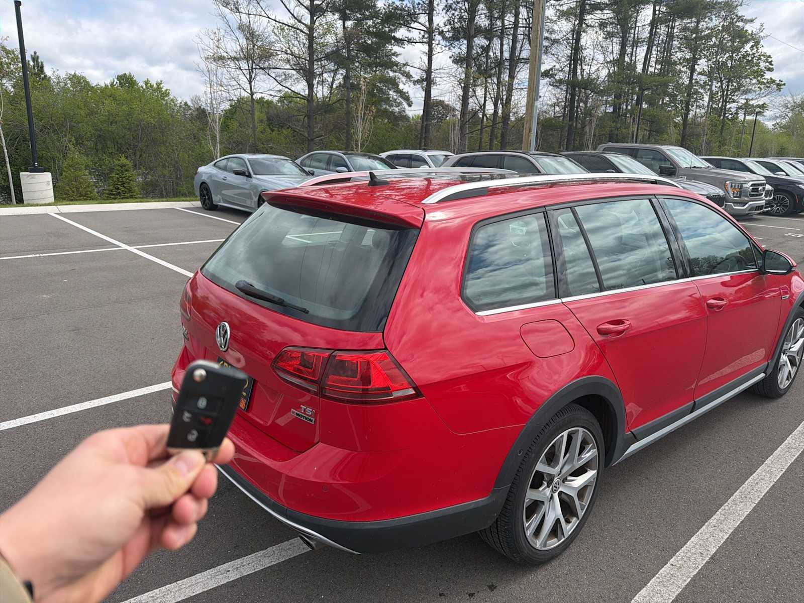 Thumbnail: 2017 Volkswagen Golf - 10