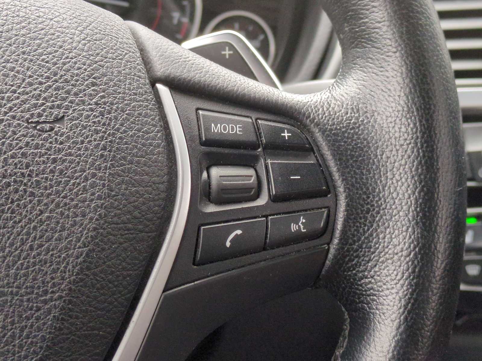 Thumbnail: 2016 BMW 3 Series - 26