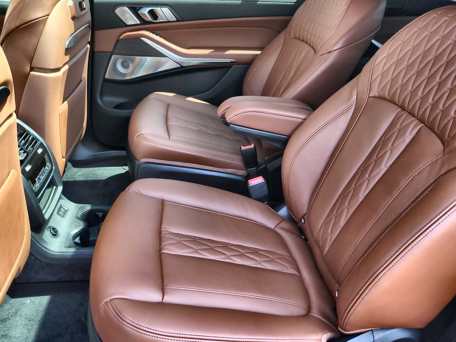 Thumbnail: 2026 BMW X7 - 21