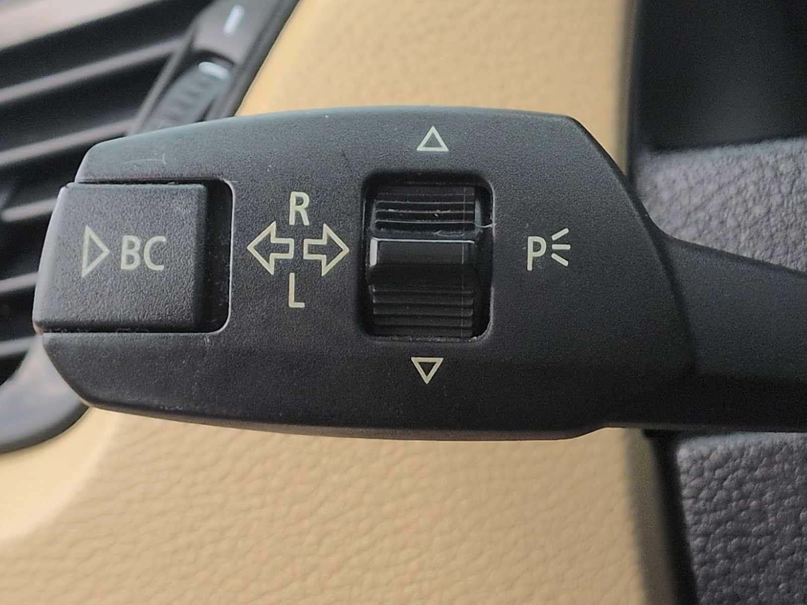 Thumbnail: 2013 BMW X1 - 29