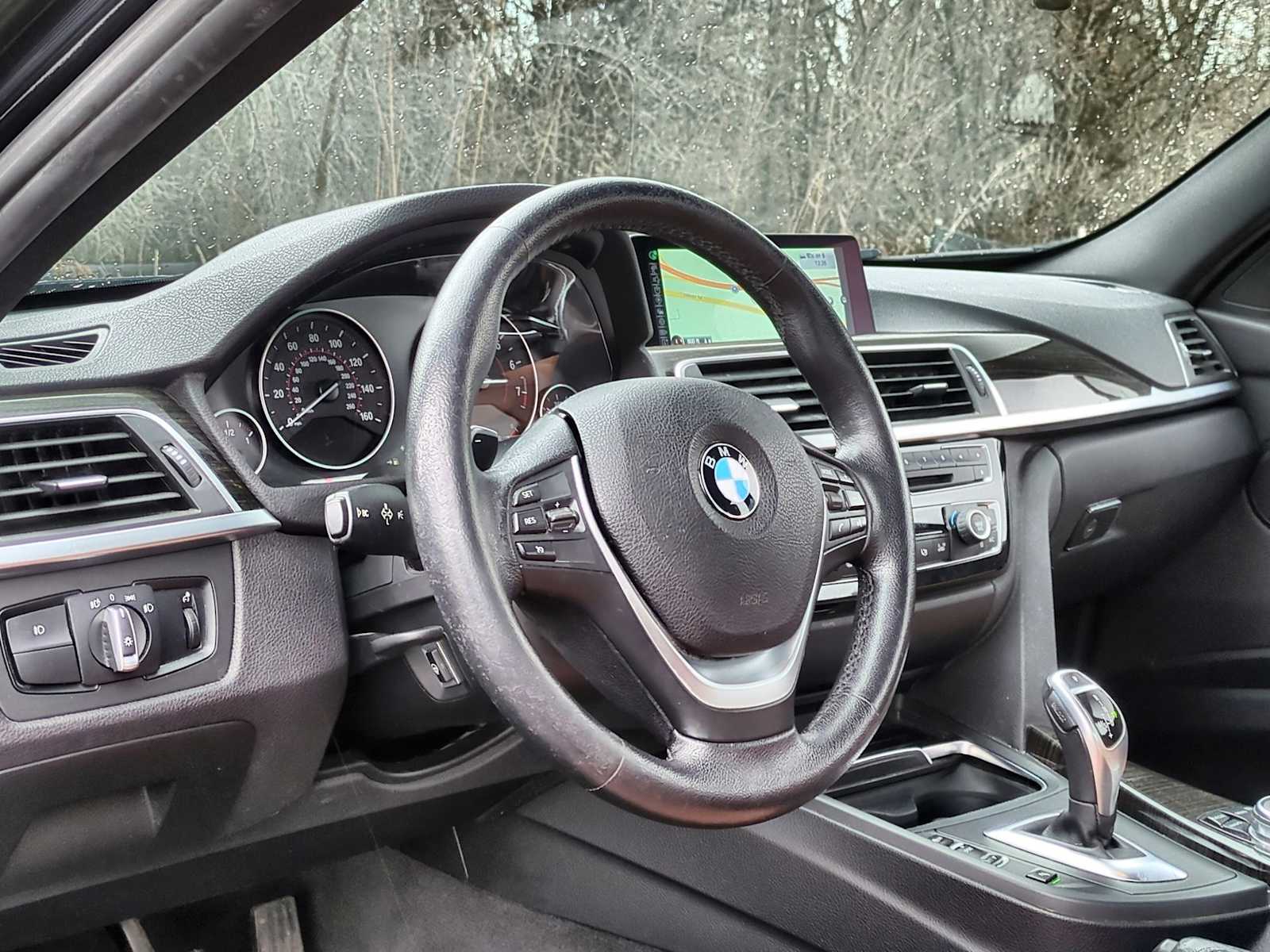 Thumbnail: 2016 BMW 3 Series - 10