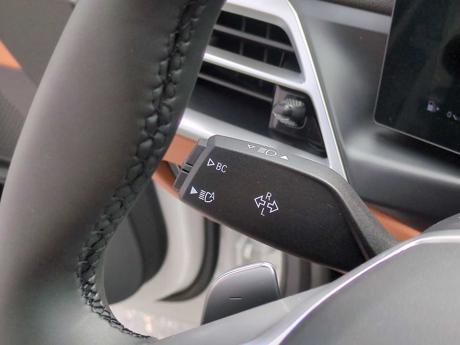 Thumbnail: 2025 BMW 3 Series - 28