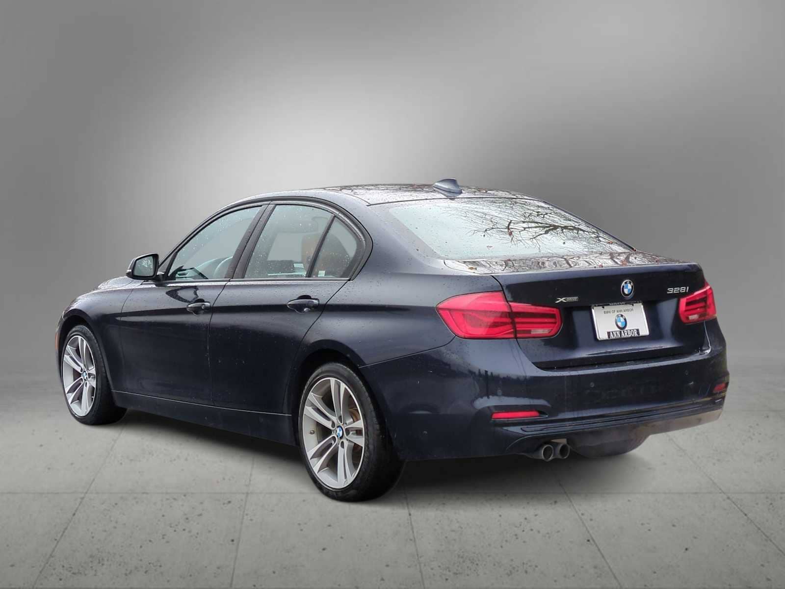 Thumbnail: 2016 BMW 3 Series - 6