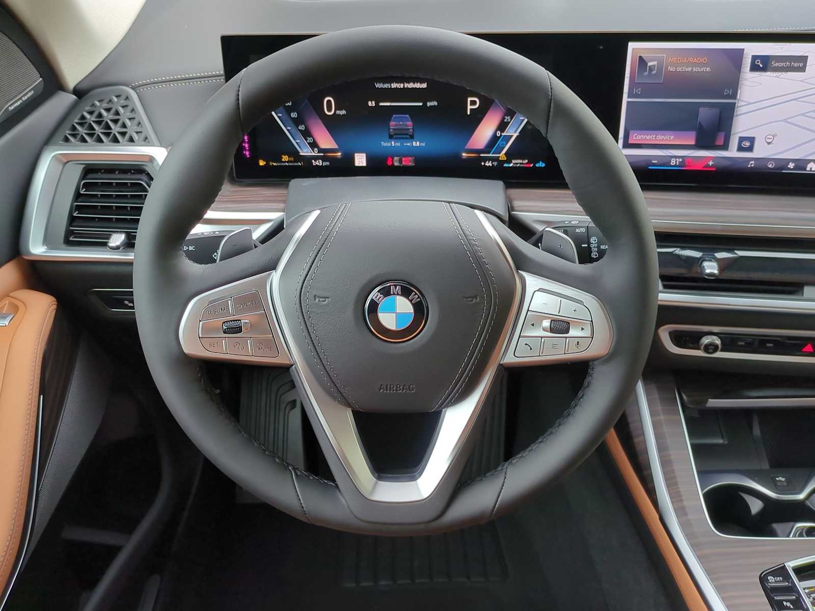 Thumbnail: 2025 BMW X7 - 25