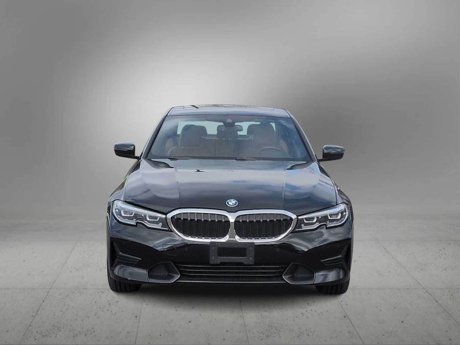 Thumbnail: 2022 BMW 3 Series - 3