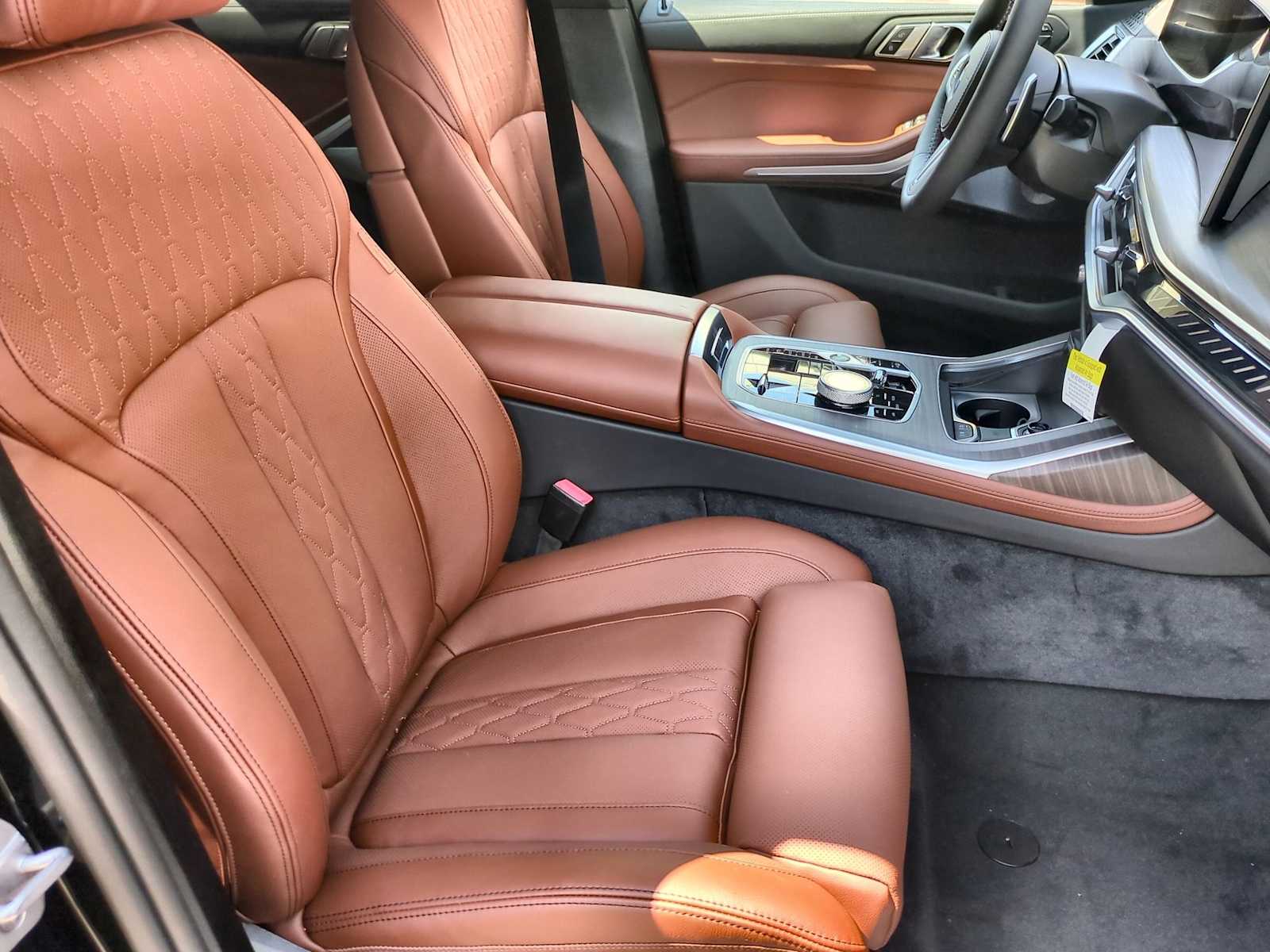 Thumbnail: 2026 BMW X7 - 24