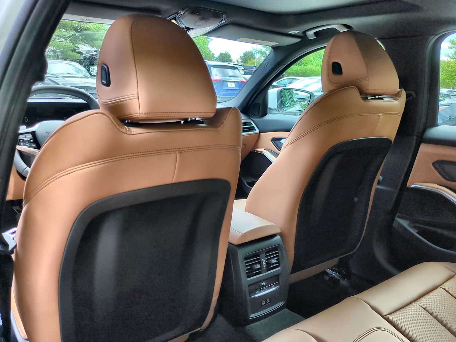 Thumbnail: 2025 BMW 3 Series - 18