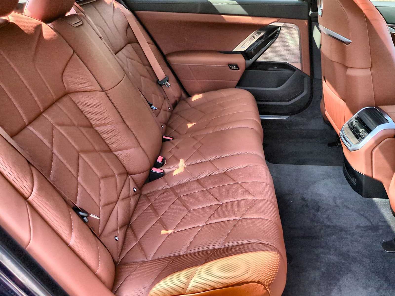 Thumbnail: 2026 BMW i7 - 21